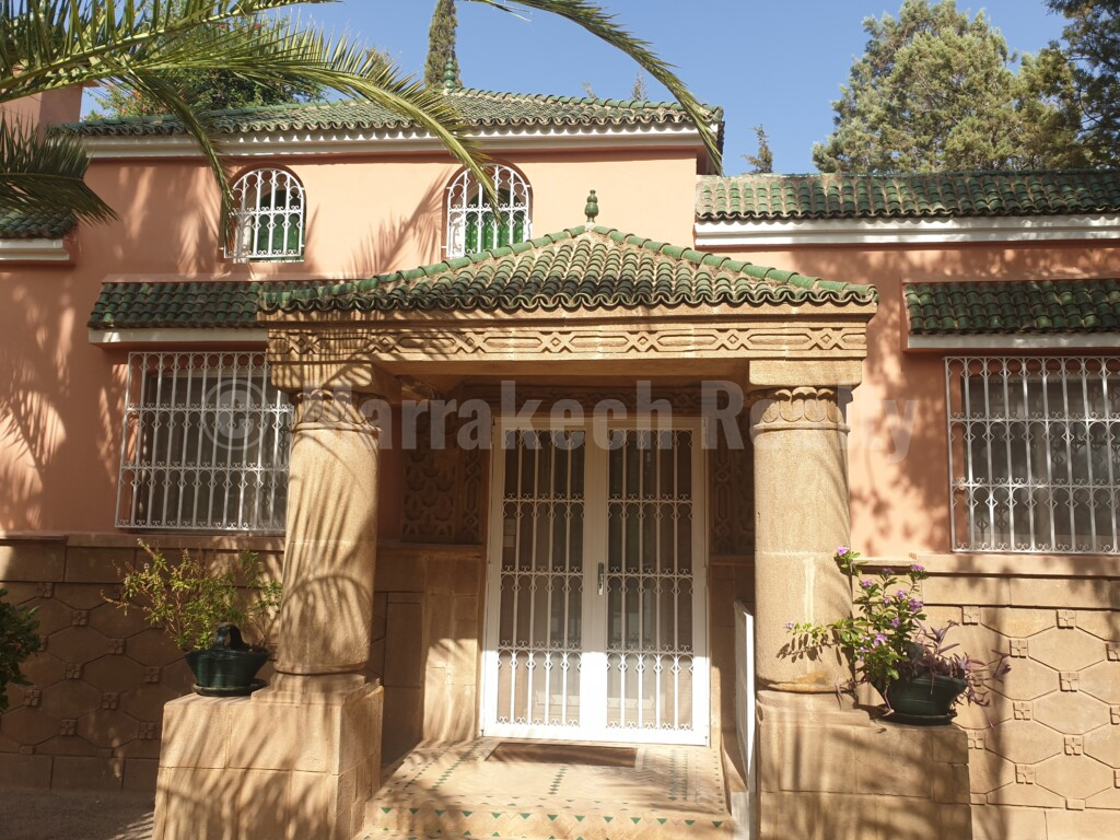 Traditional property on 1 hectare for sale close to Marrakech