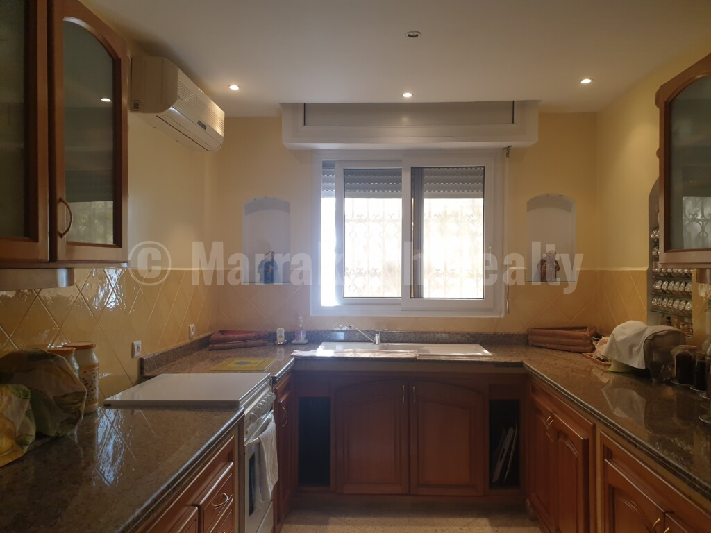 Traditional property on 1 hectare for sale close to Marrakech