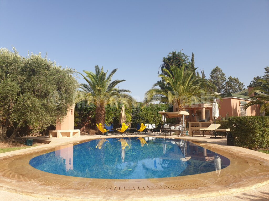 Propriété traditionnelle d’1 hectare à 12 km de Marrakech