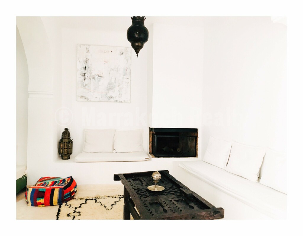 Stylish 5 bedroom Riad with superb seaviews