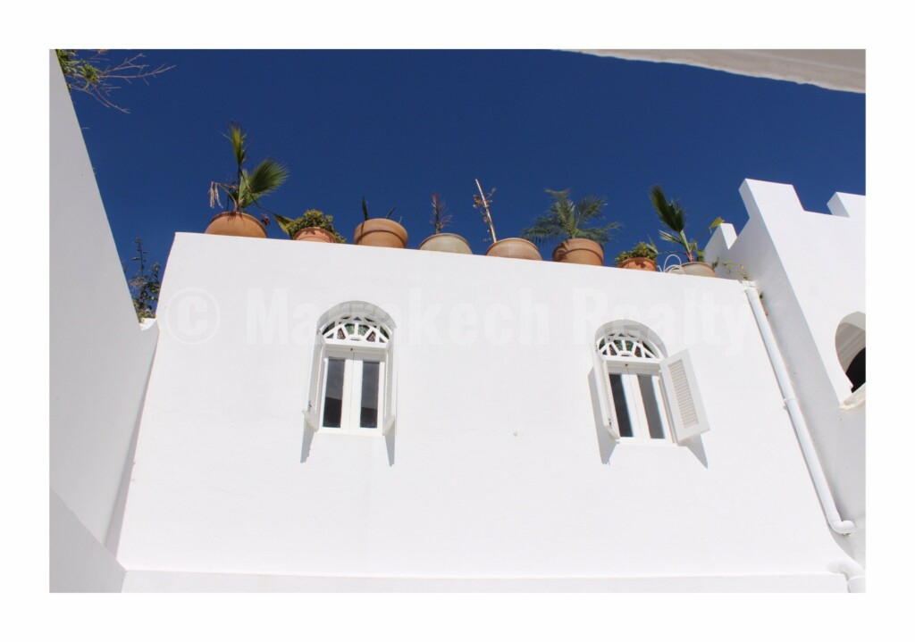 Stylish 5 bedroom Riad with superb seaviews