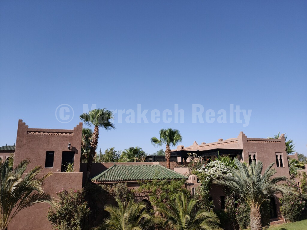Villa Riad pool of 4 bedrooms nested in a very pretty domain close to the schools of Marrakech