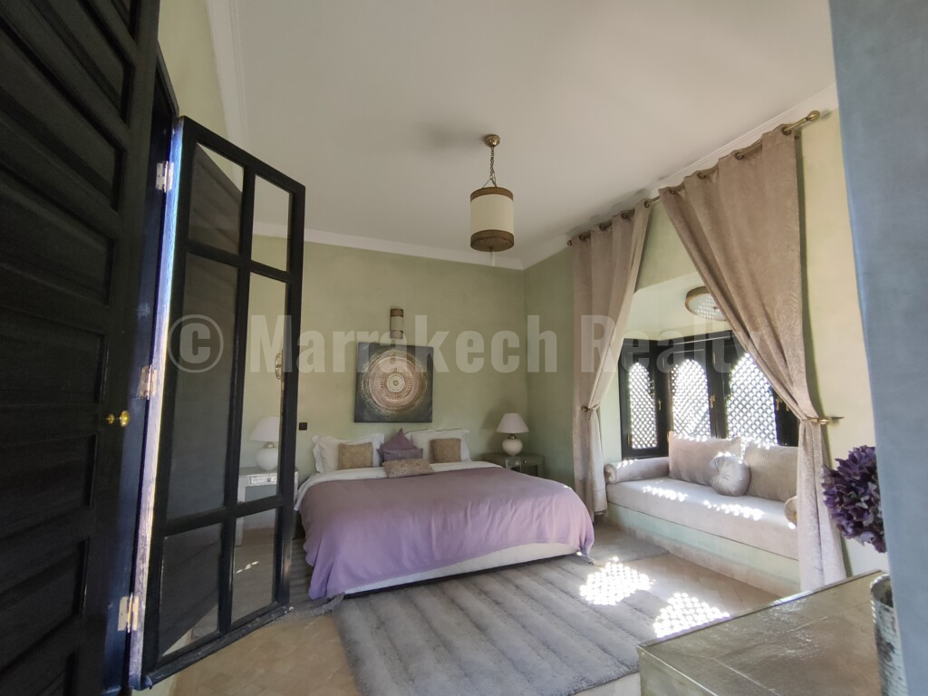 Villa Riad pool of 3 bedrooms nested in a very pretty domain close to the schools of Marrakech
