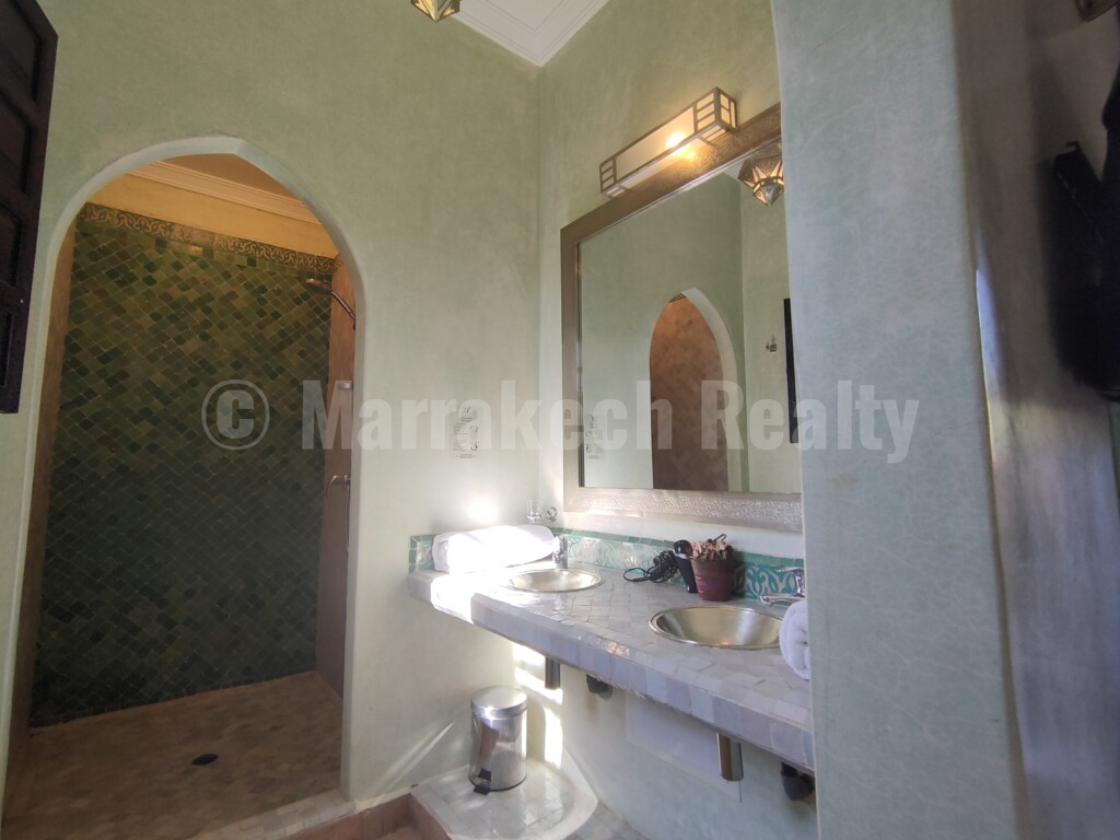 Villa Riad pool of 3 bedrooms nested in a very pretty domain close to the schools of Marrakech