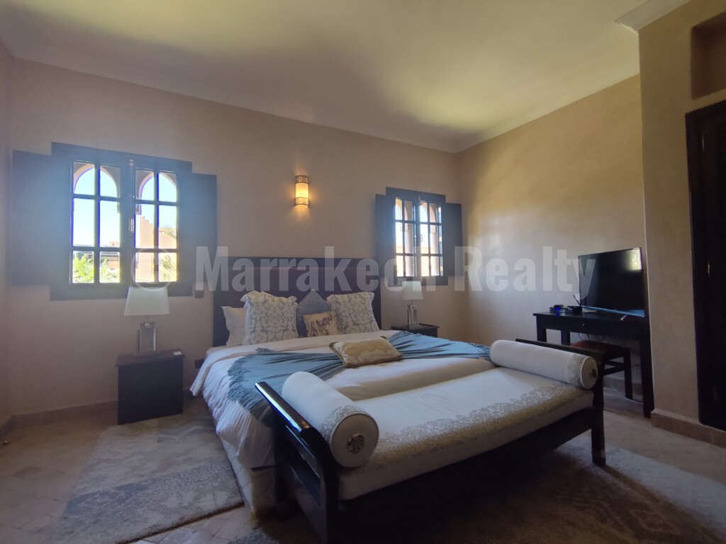 Villa Riad pool of 4 bedrooms nested in a very pretty domain close to the schools of Marrakech