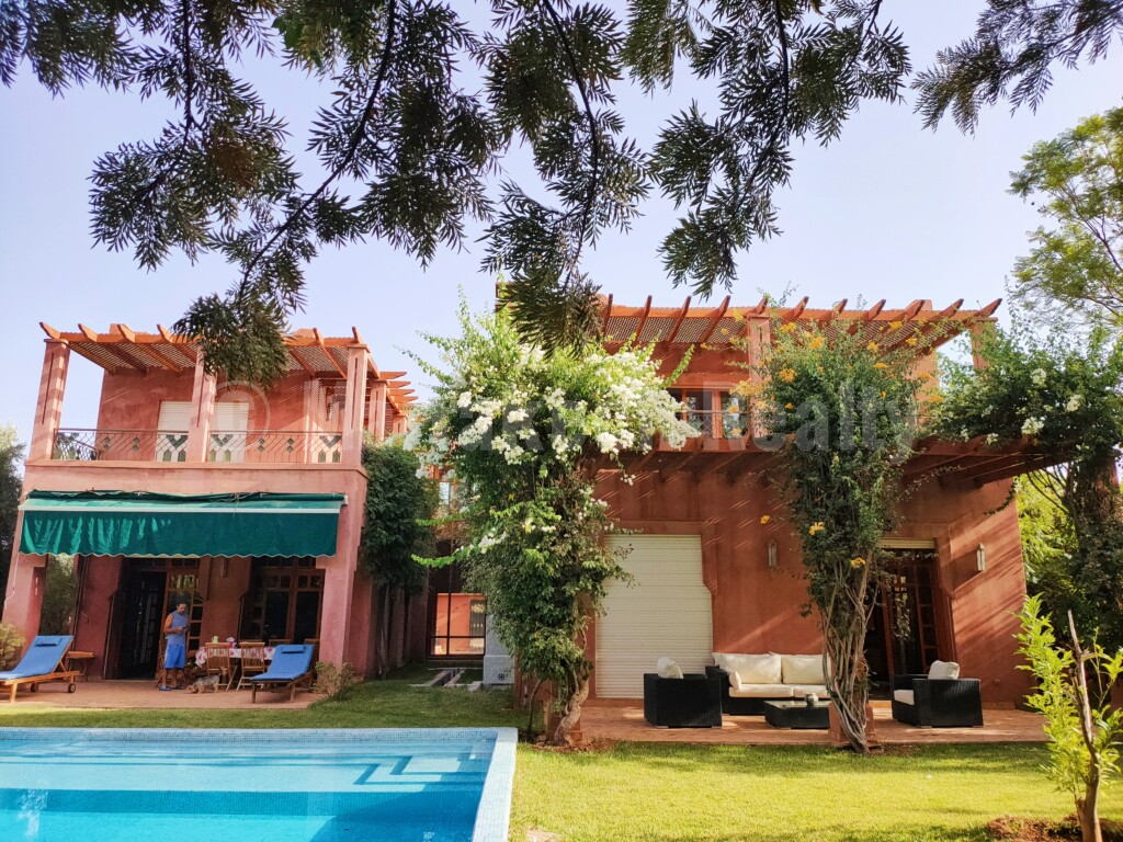 Standout 4 bedroom villa for long term rental