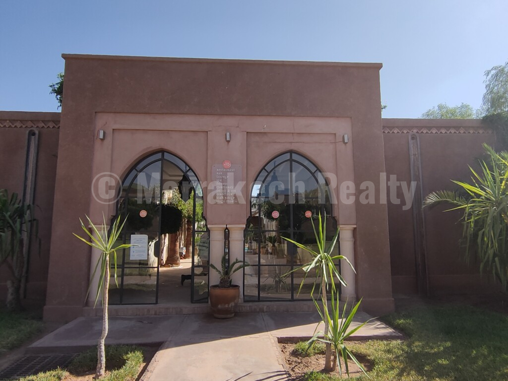 Villa Riad pool of 4 bedrooms nested in a very pretty domain close to the schools of Marrakech