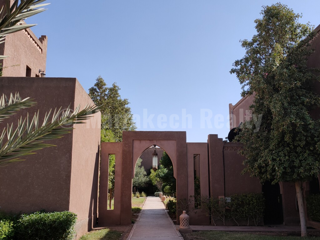 Villa Riad pool of 3 bedrooms nested in a very pretty domain close to the schools of Marrakech