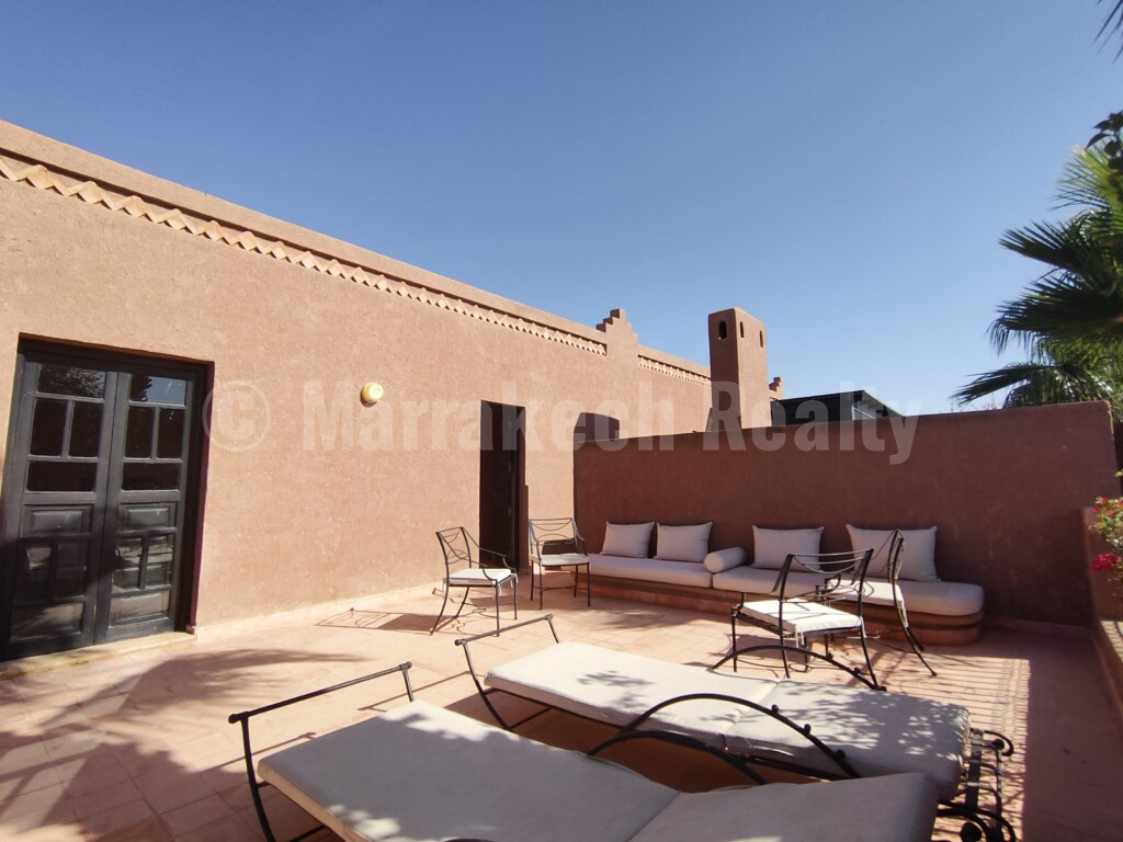 Villa Riad pool of 3 bedrooms nested in a very pretty domain close to the schools of Marrakech