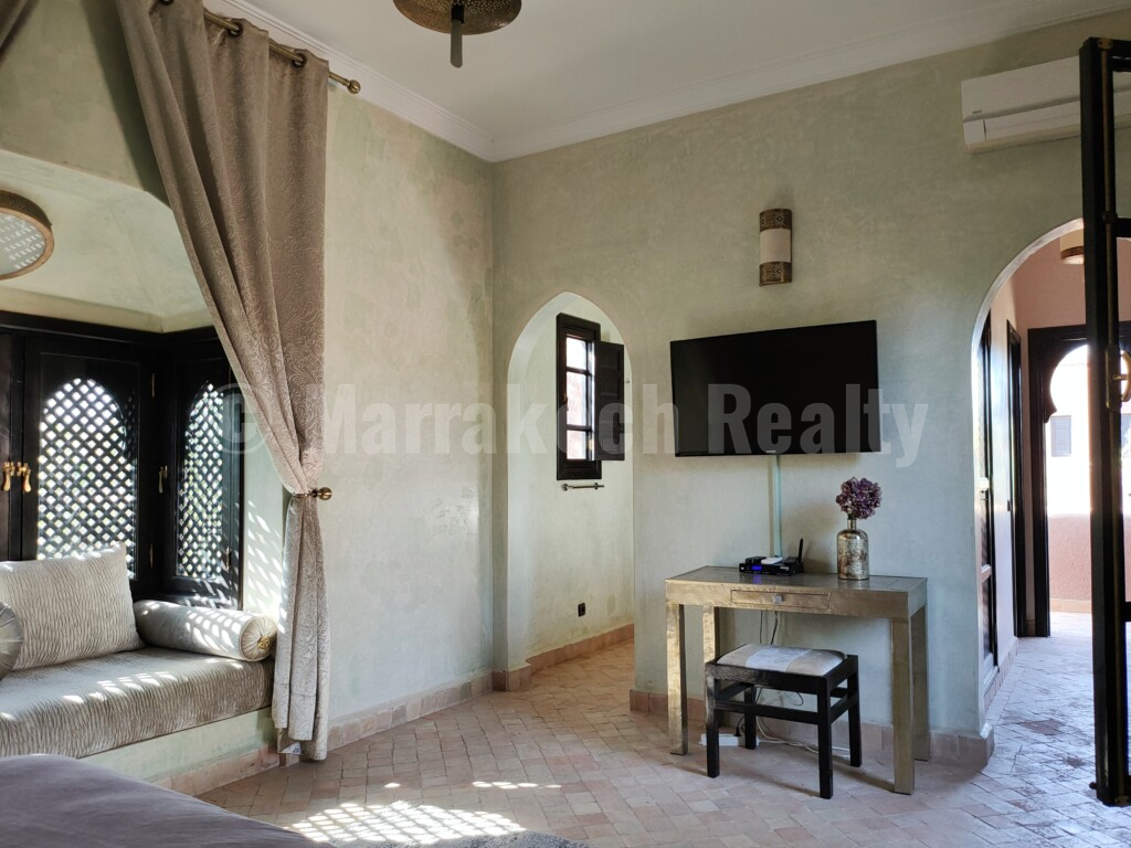 Villa Riad pool of 3 bedrooms nested in a very pretty domain close to the schools of Marrakech