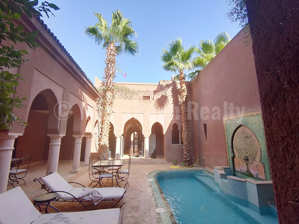 Villa Riad piscine de 3 chambres nichée dans un très joli domaine proche des écoles de Marrakech
