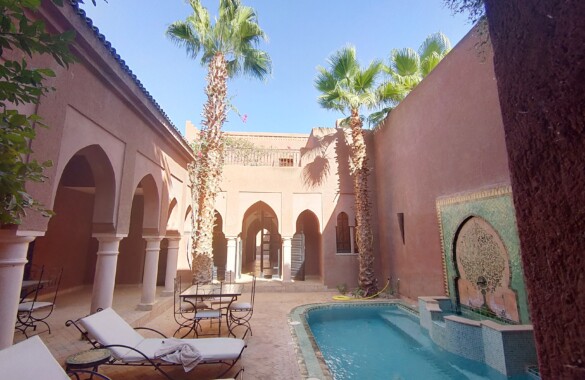 Villa Riad pool of 3 bedrooms nested in a very pretty domain close to the schools of Marrakech