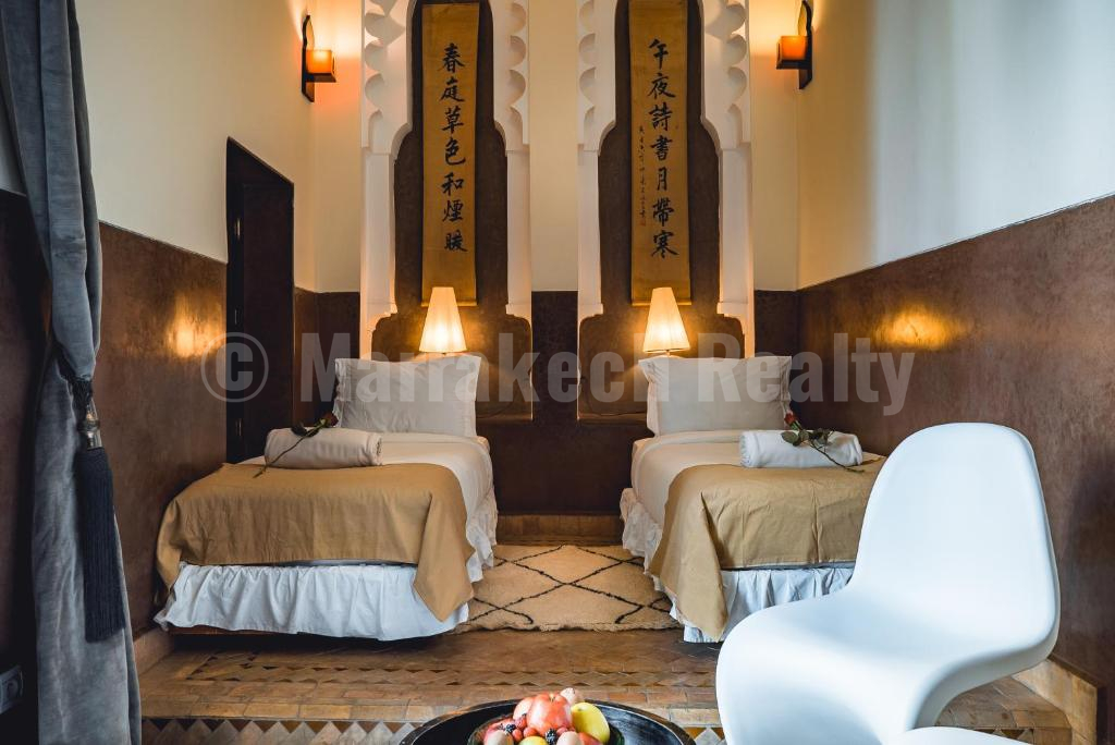 Elegant 12 bedroom Boutique-Riad with prime location
