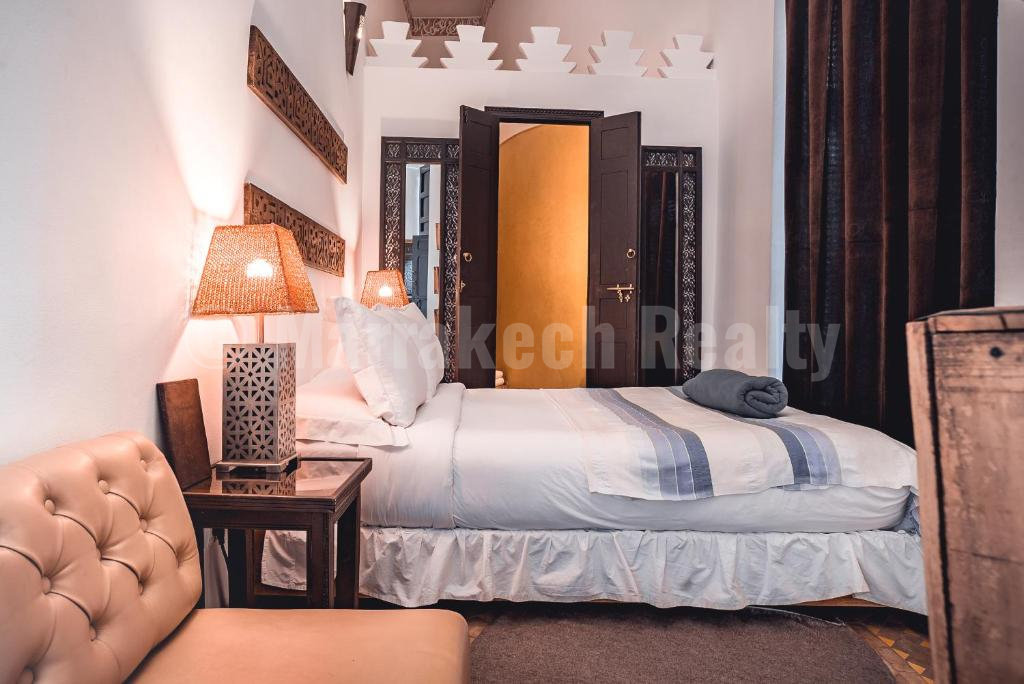 Elegant 12 bedroom Boutique-Riad with prime location