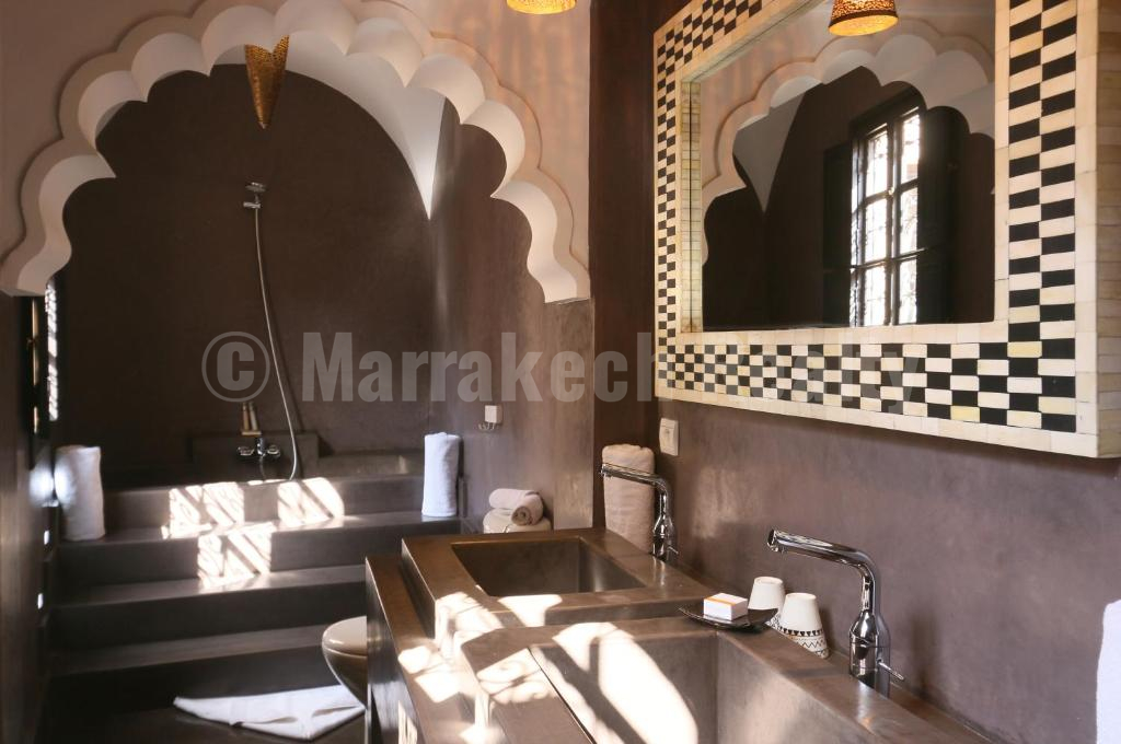 Elegant 12 bedroom Boutique-Riad with prime location