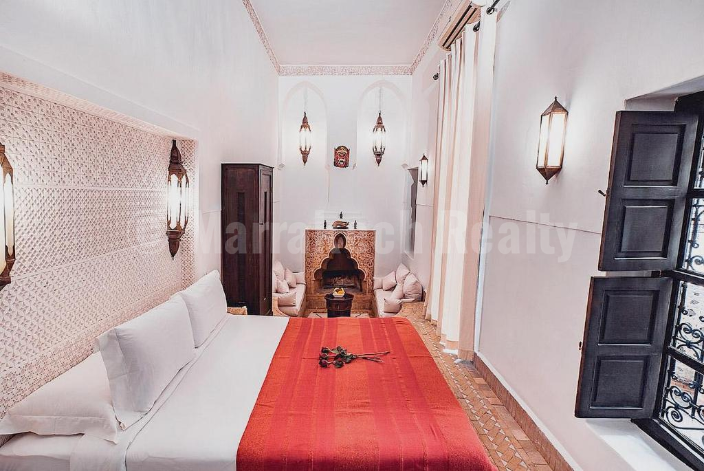 Elegant 12 bedroom Boutique-Riad with prime location
