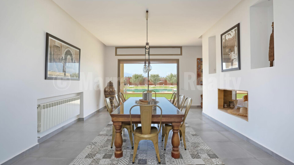 This superb modern 4 bedroom villa seeks new owner