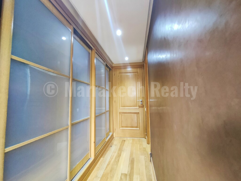 Lumineux duplex de 3 chambres à vendre à proximité du centre de Marrakech