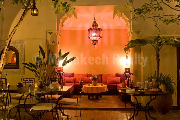 Traditionnel Riad Maison d’Hôtes de 7 chambres et 2 patios
