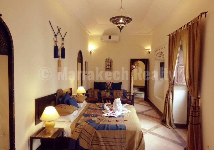 Traditionnel Riad Maison d’Hôtes de 7 chambres et 2 patios