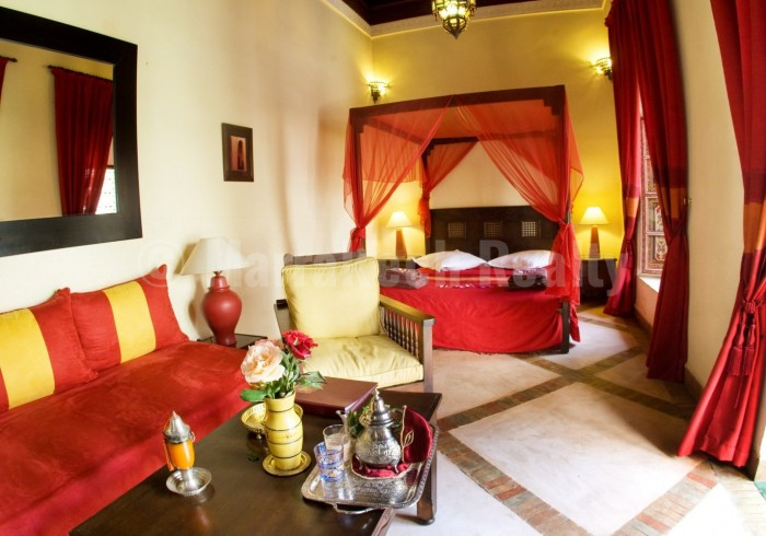 Traditionnel Riad Maison d’Hôtes de 7 chambres et 2 patios