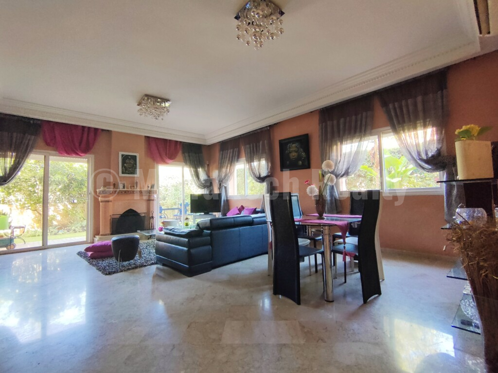 Sweet 3 bedroom villa for sale in a gated community with swimming-pool