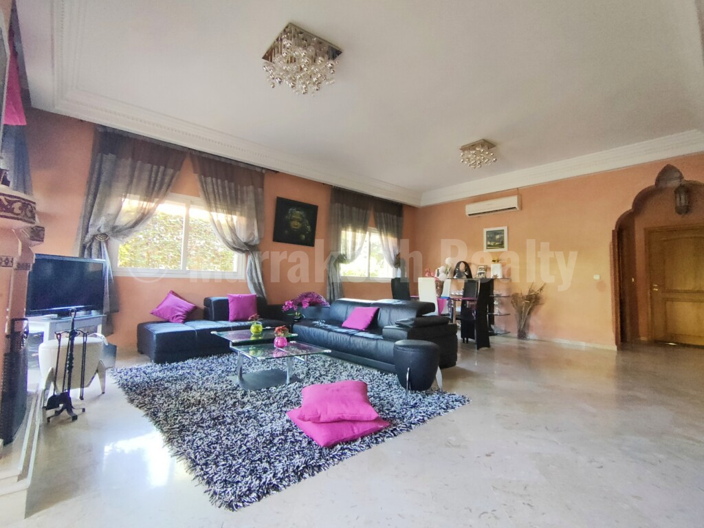 Villa de 4 chambres à vendre dans jolie résidence avec piscine