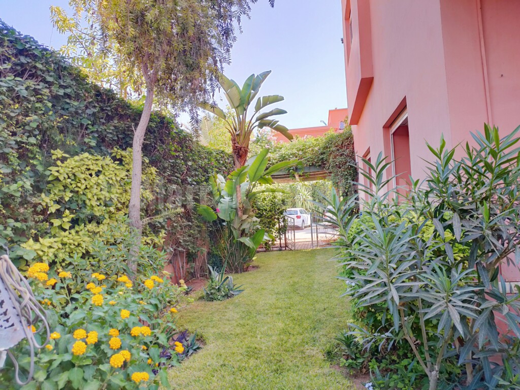 Villa de 4 chambres à vendre dans jolie résidence avec piscine