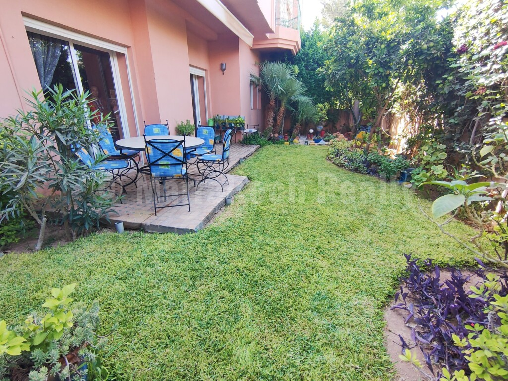 Sweet 3 bedroom villa for sale in a gated community with swimming-pool