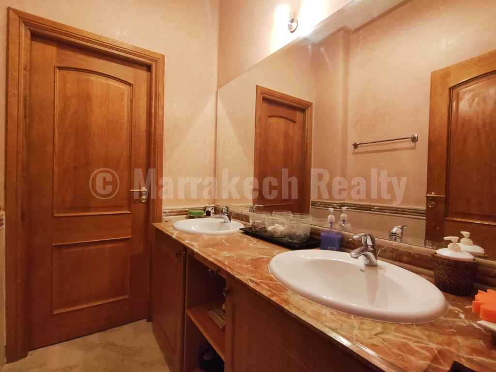 Sweet 3 bedroom villa for sale in a gated community with swimming-pool