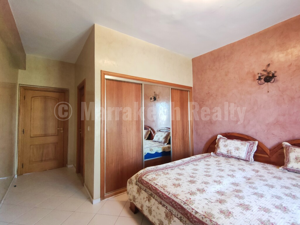 Sweet 3 bedroom villa for sale in a gated community with swimming-pool