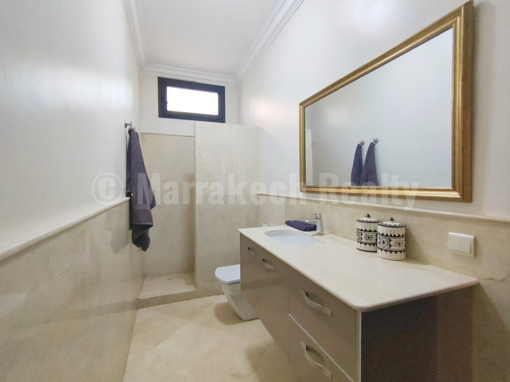 Substantial 8 bedroom villa for rent close to downtown Marrakech