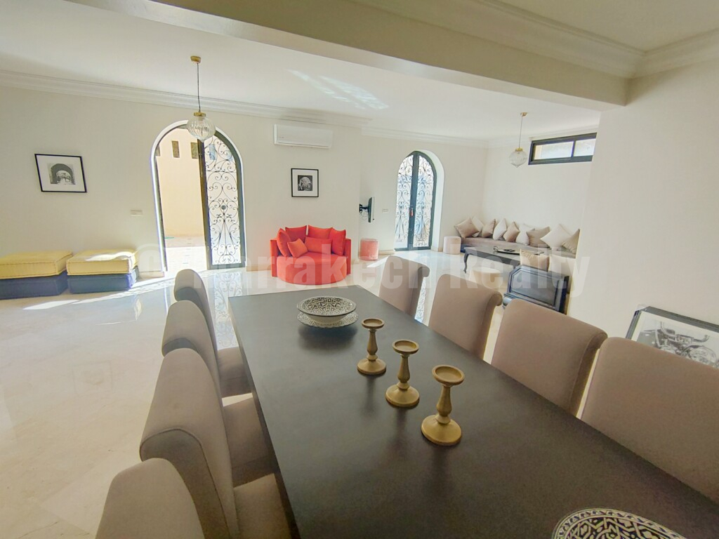 Substantial 8 bedroom villa for rent close to downtown Marrakech
