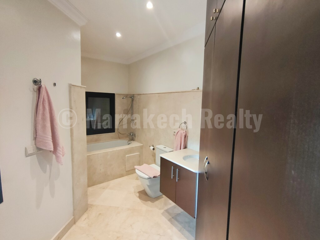 Substantial 8 bedroom villa for rent close to downtown Marrakech