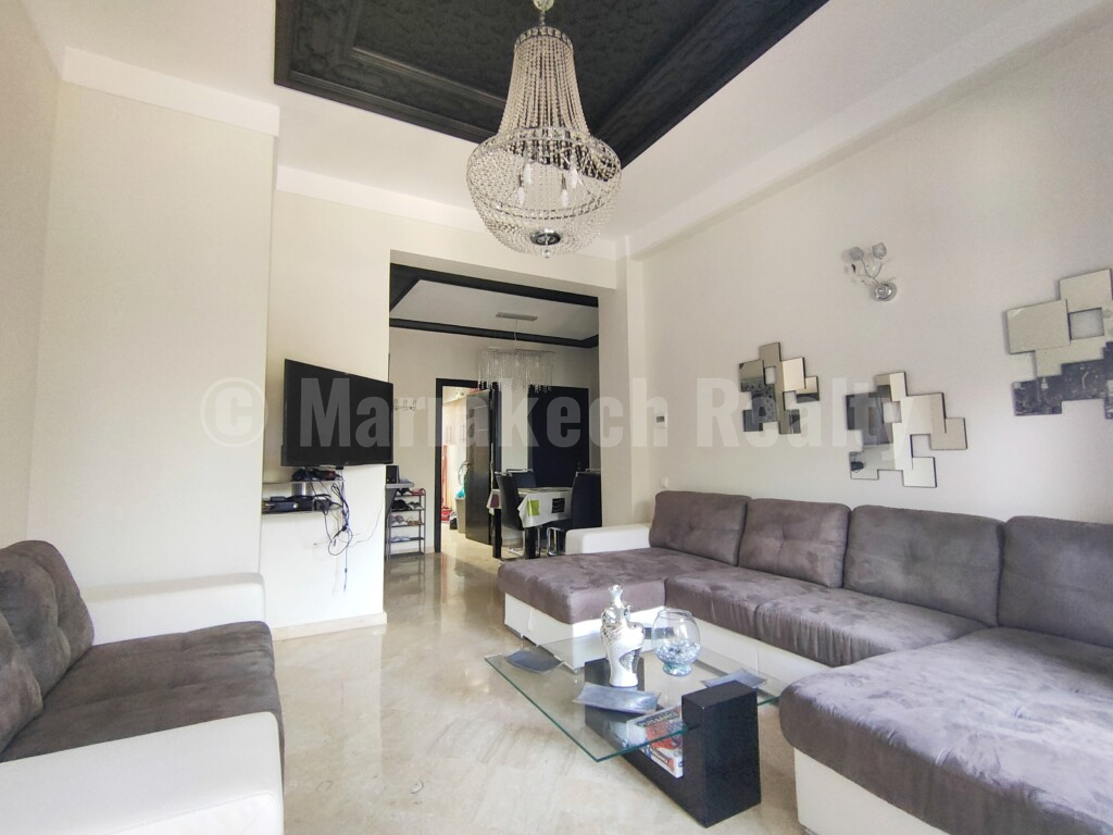 Bel appartement de 2 chambres dans une résidence avec piscine et tennis