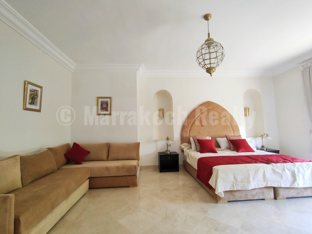 Substantial 8 bedroom villa for rent close to downtown Marrakech