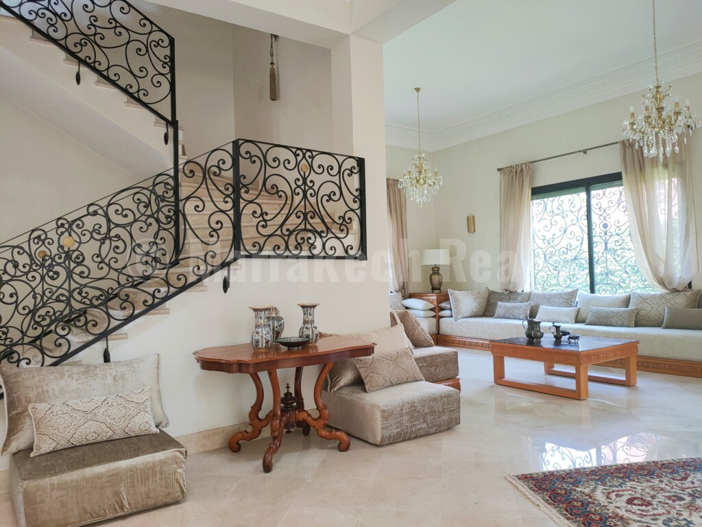 Substantial 8 bedroom villa for rent close to downtown Marrakech
