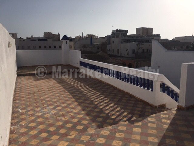 Substantial Riad to renovate in the heart of the Medina