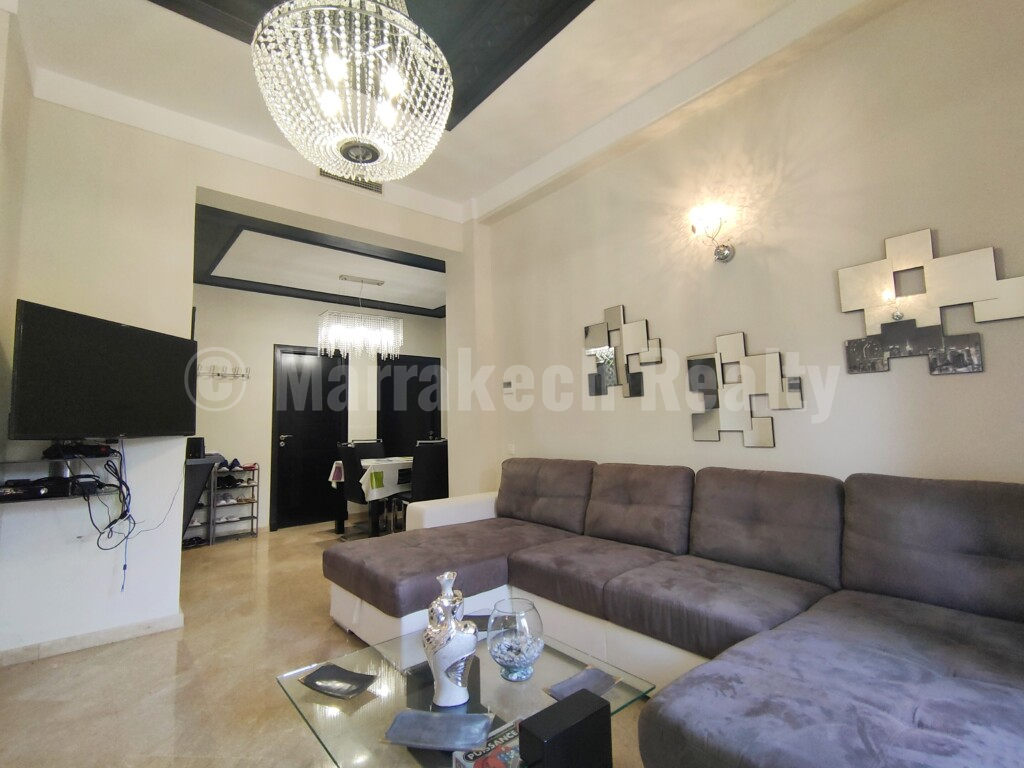 Bel appartement de 2 chambres dans une résidence avec piscine et tennis