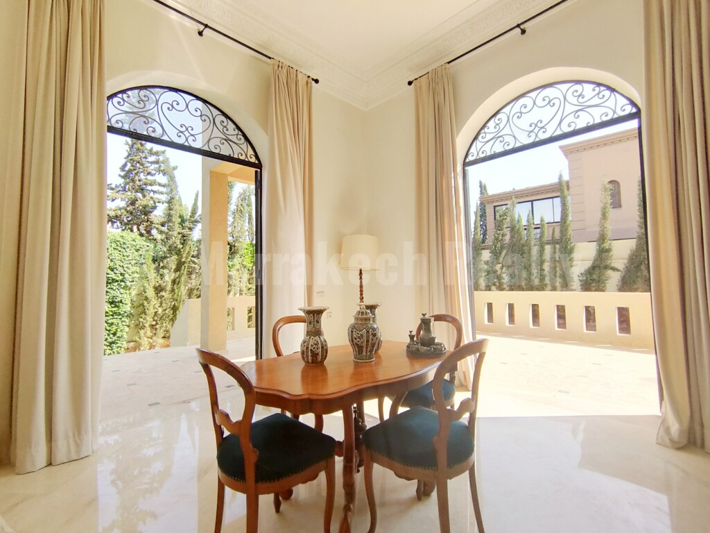 Substantial 8 bedroom villa for rent close to downtown Marrakech