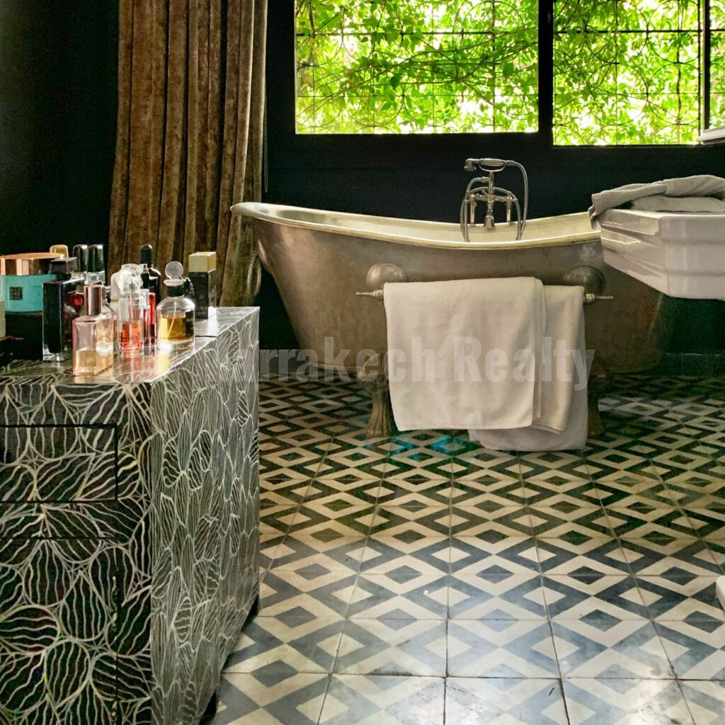 Rare 4 bedroom villa for rent close to the French Lycée