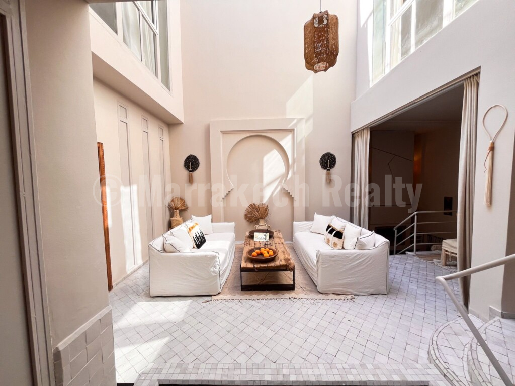 EXCLUSIVE : Modern renovated 3 bedroom Riad with pool and prime location