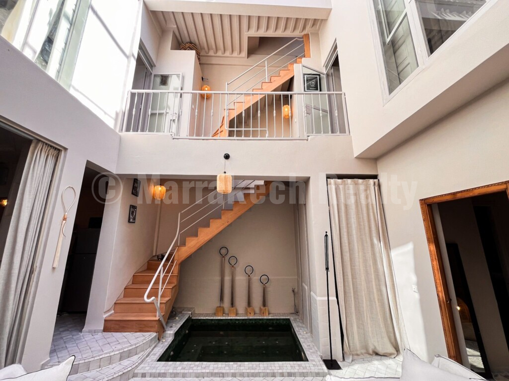 EXCLUSIVITE : Riad contemporain de 3 chambres et bassin avec superbe emplacement