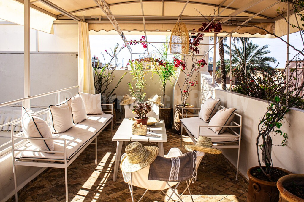 EXCLUSIVE : Modern renovated 3 bedroom Riad with pool and prime location