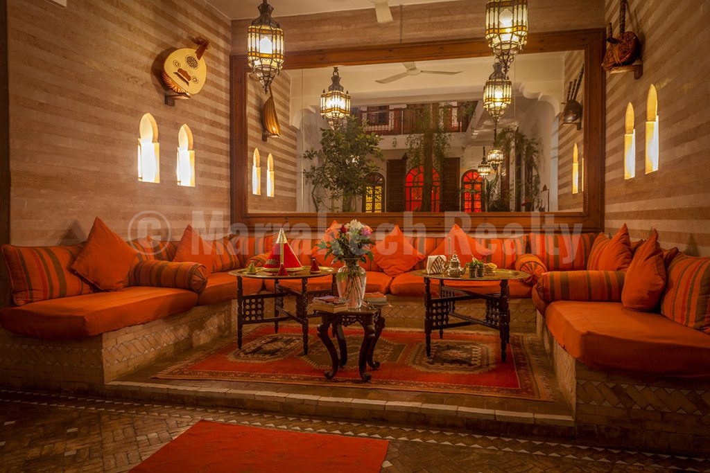 Standout 6 bedroom Riad with excellent location