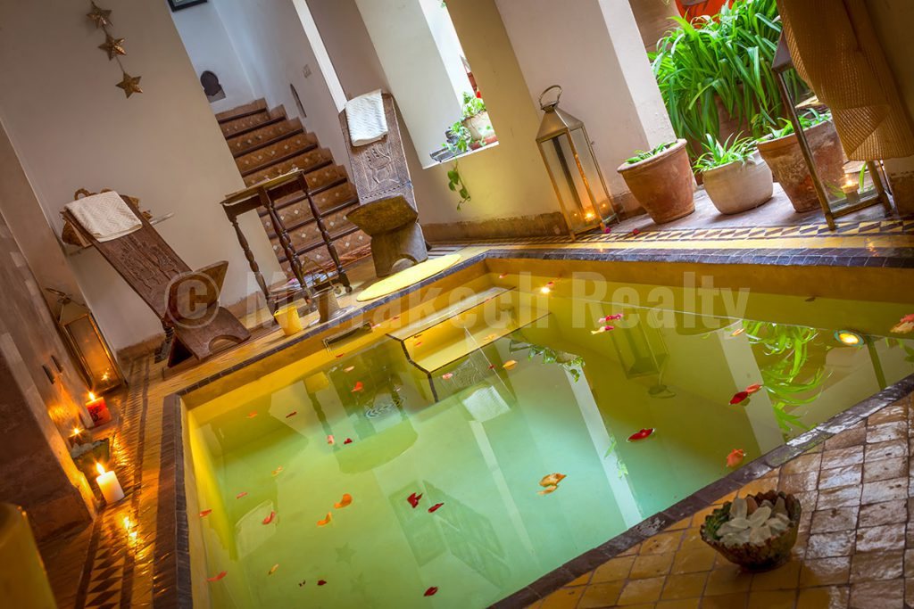 Standout 6 bedroom Riad with excellent location