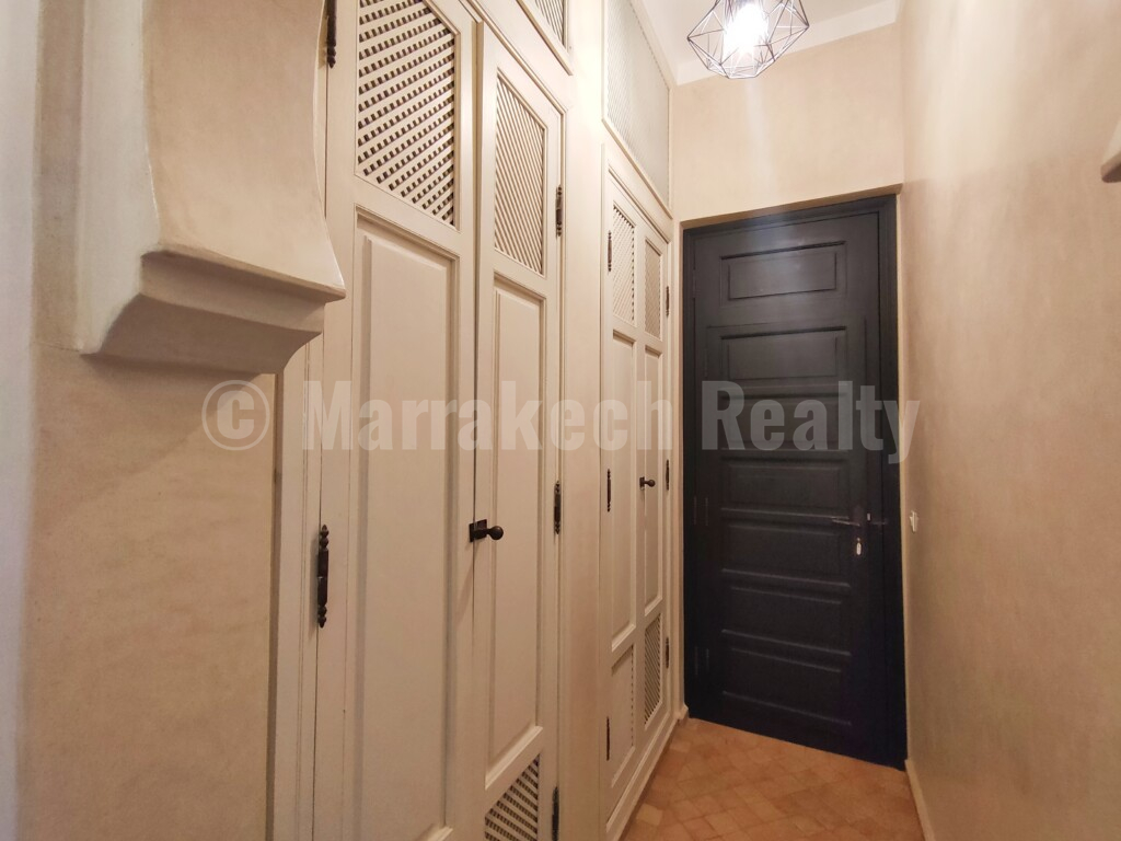 Standout 4 bedroom villa close to major golf courses