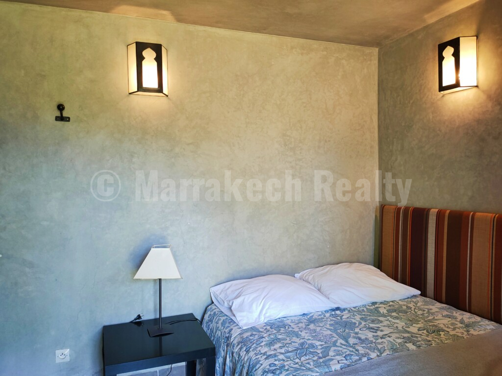 Standout 4 bedroom villa close to major golf courses