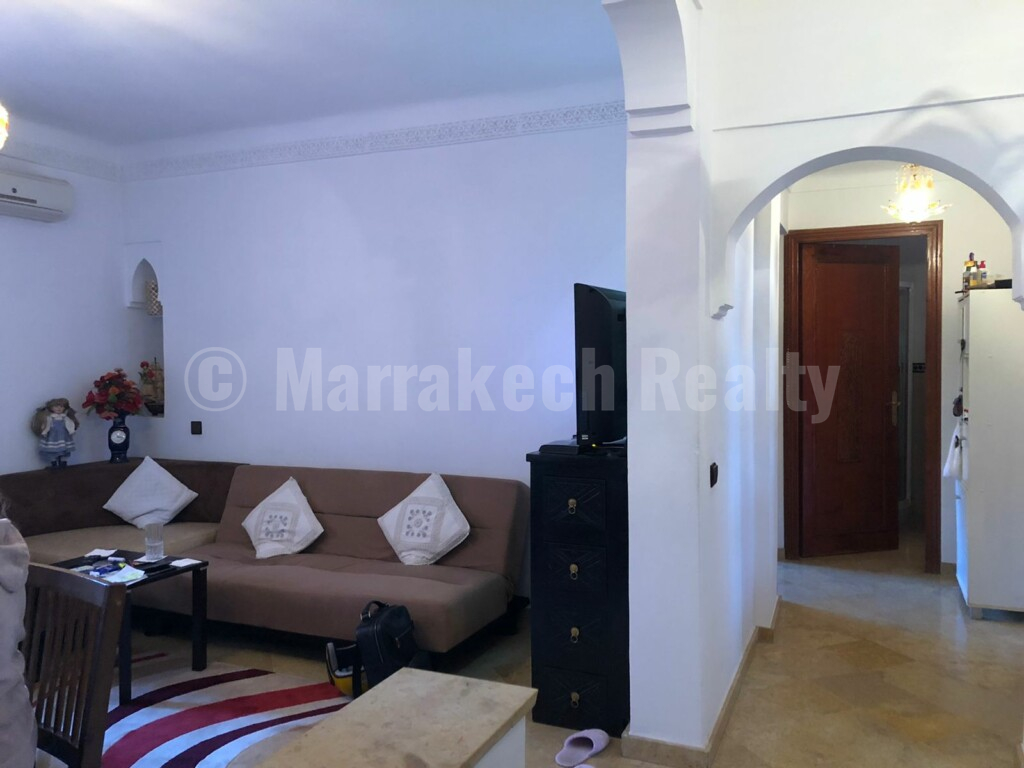 Appartement de 2 chambres face au Lycée Français