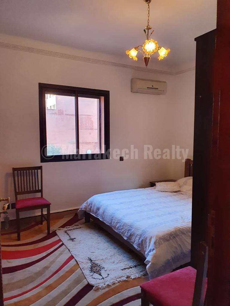 Appartement de 2 chambres face au Lycée Français